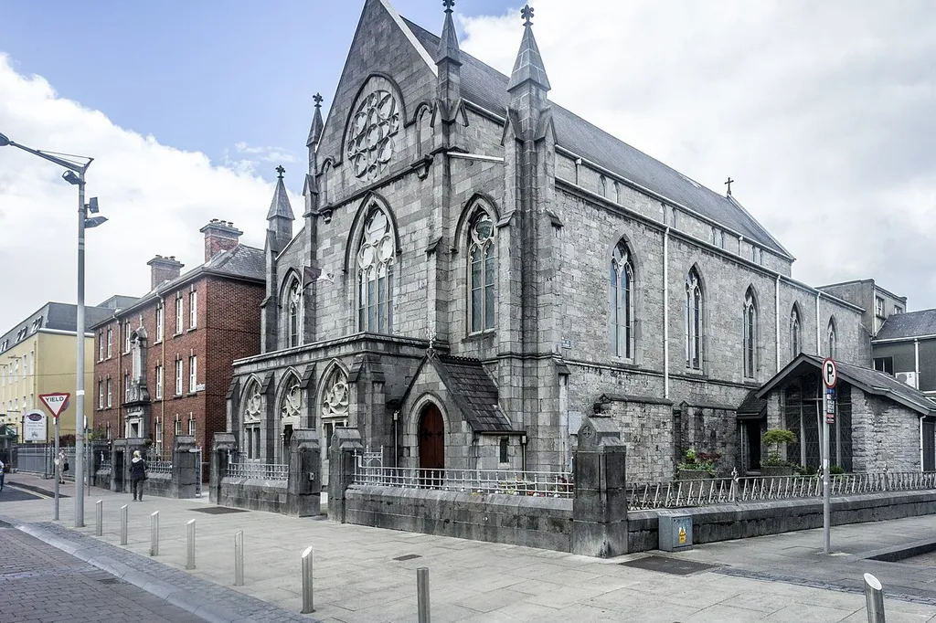 The Dominican parish church of Saint Saviour is situated in Baker Place at the upper end of Glentworth Street. The Dominicans were originally established in the old St. Dominic's Abbey, whose ruins are now preserved in the grounds of Saint Mary's convent, near King John's Castle. Though expelled in 1541, they continued in Limerick, often secretly. They returned to an open existence in 1730 and in 1815 they moved to Baker Place. The church here was renovated in 1863 and again in 1870. One of the side chapels commemorates Terence Albert O'Brien O.P. Bishop of Emly, who was hanged by the Cromwellians in 1651. This was carved in Flanders in the 17th century, and was looked after by the Dominicans during penal times.