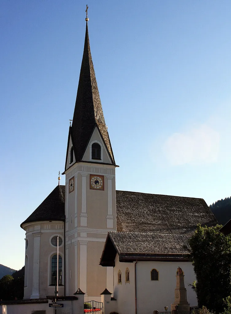 Kath. Pfarrkirche hl. Ägidius und Friedhof