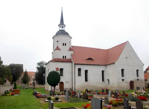 Church and churchyard Schnaditz