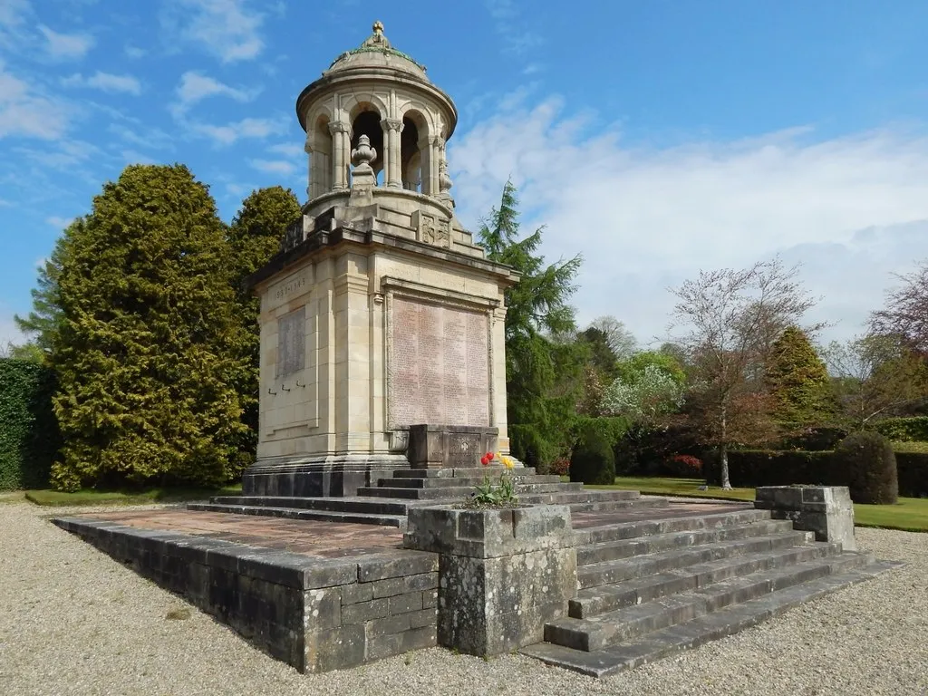 Helensburgh War Memorial in Hermitage Park
