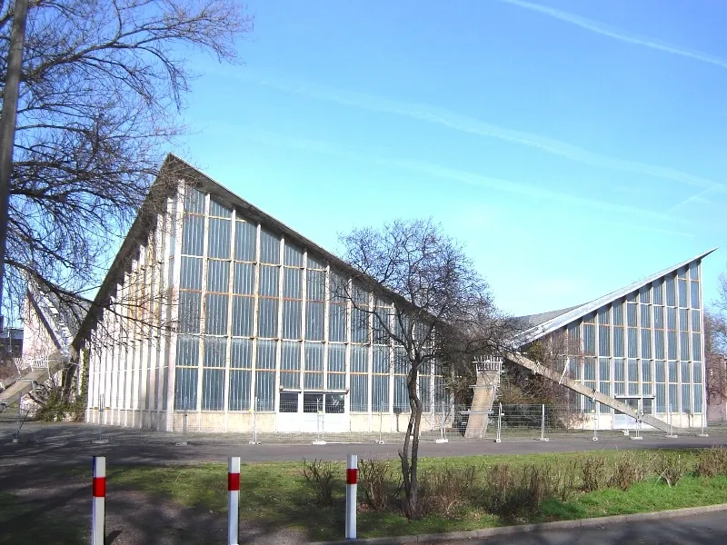 Ausstellungszentrum Hyparschale Magdeburg
