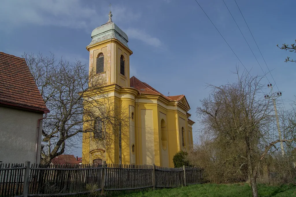 Kostel sv. Martina z bývalé farní zahrady