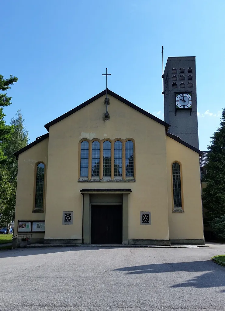 Kath. Pfarrkirche Hl. Familie
