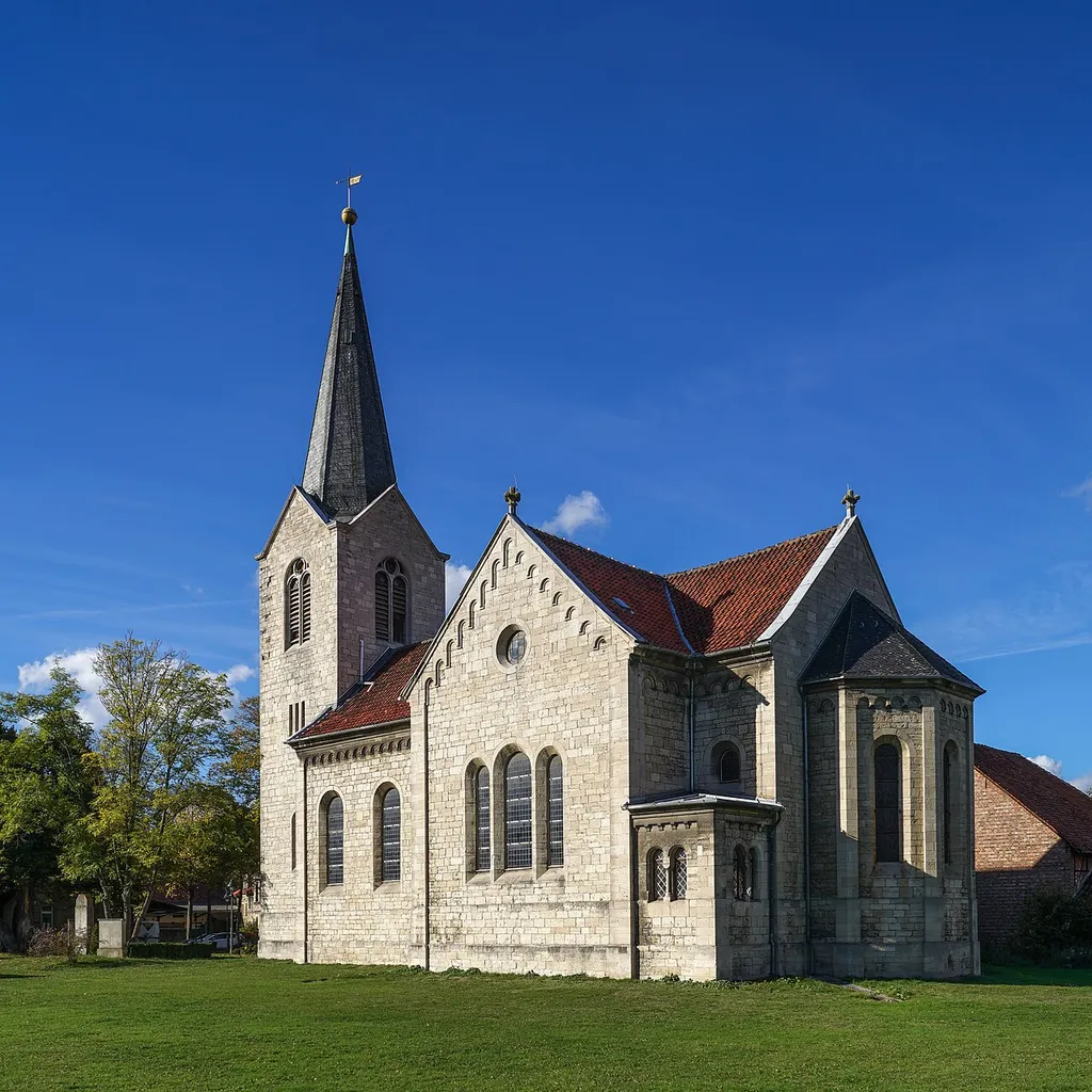 Kirche der Gemeinde Lauingen (Königslutter), Ansicht von Nordwest.
