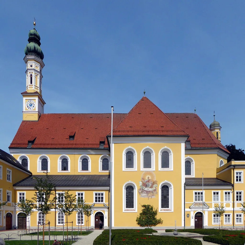 Klosterkirche Mariä Himmelfahrt in Landshut (Seligenthal).
