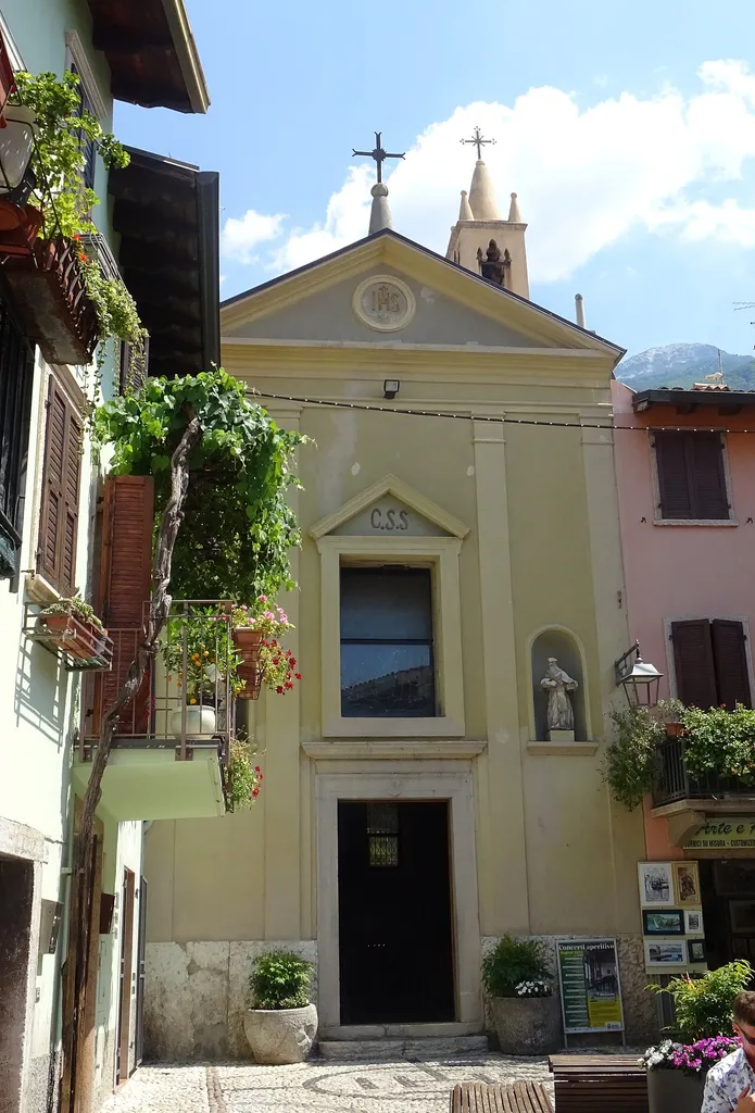 Malcesine (Veneto, Italy), Saints Benignus and Carus church