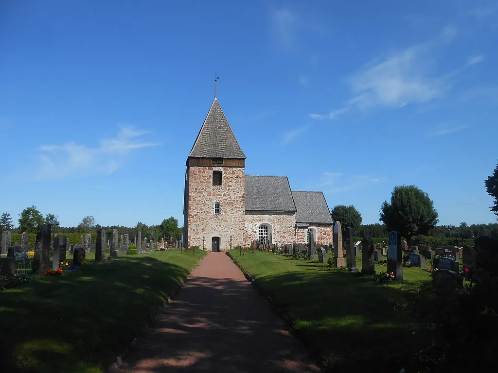 This is a photo of a monument in Finland identified by the ID 'Hammarland Church' (Q10516880)
