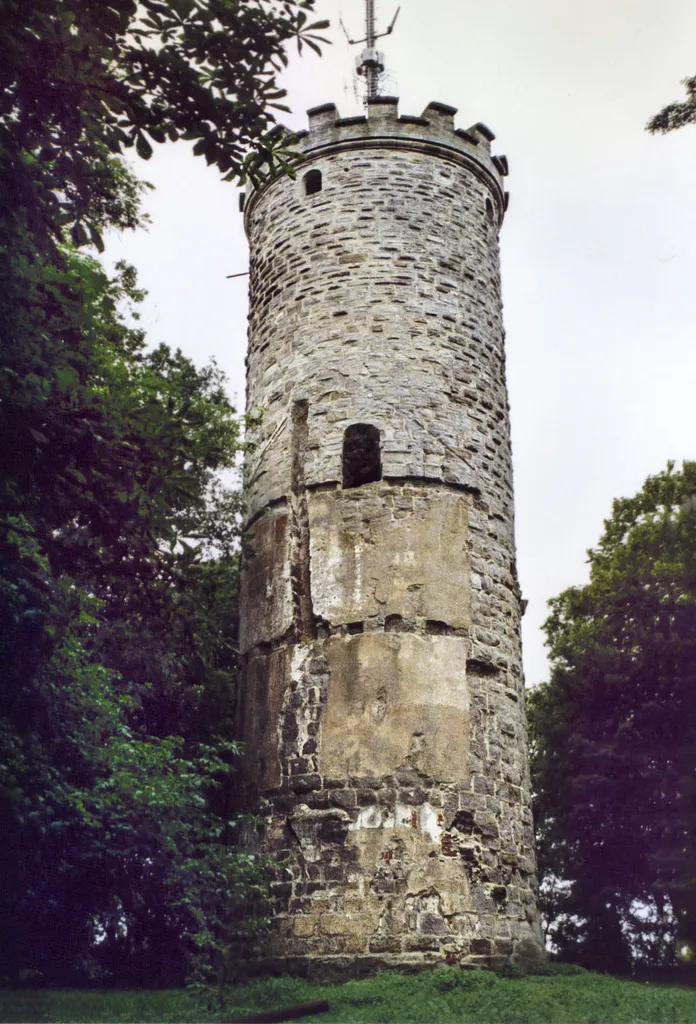 Wallburg, Bergfried