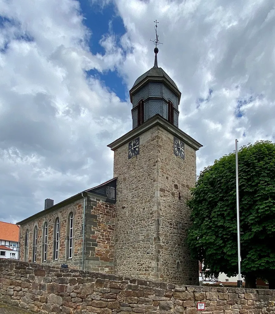Nordwestseite Kirche Körle
