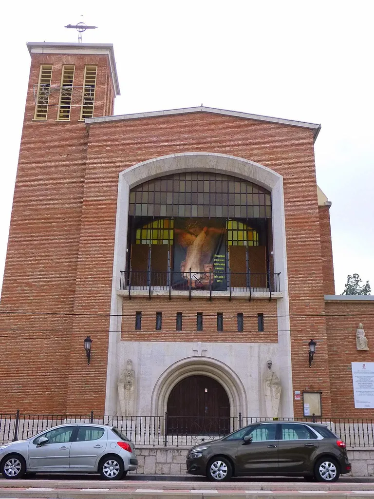 Parroquia de San Cristóbal, colonia de Ciudad Pegaso, barrio de Rejas, distrito de San Blas-Canillejas (Madrid)