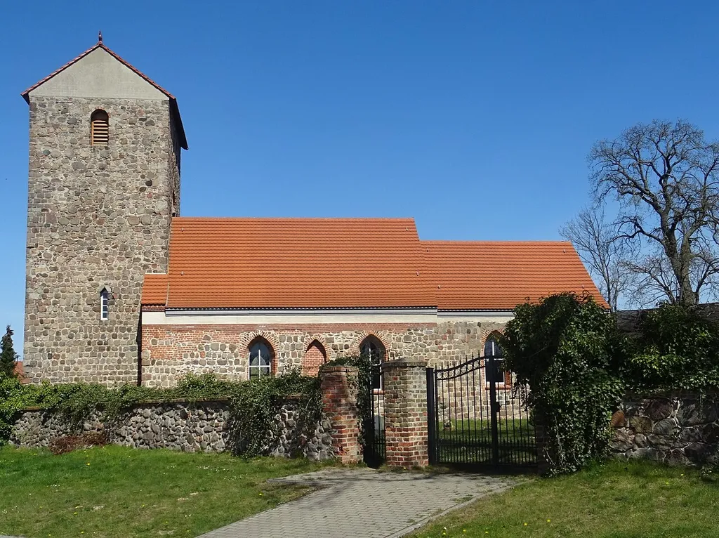 Hirschfelde, Ortsteil von Werneuchen, Dorfkirche von Süden