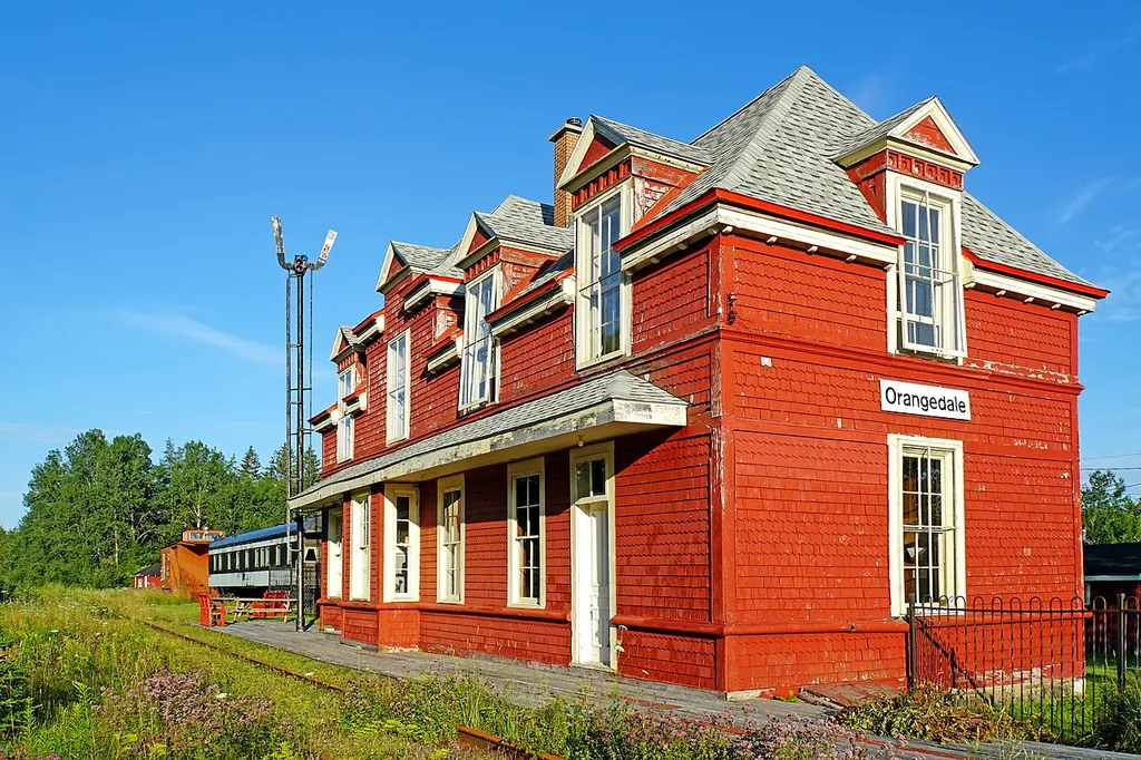 Can see the stationmaster's work place where tickets were sold and parcels and telegrams sent and received. Original station lamps and a large locomotive bell are housed in the Express/Baggage Room. The entire second floor was an apartment for the stationmaster and his family. You can see some of the original furniture, period furnishings, railway uniforms, artefacts found when the station platform was replaced and many historic pictures.