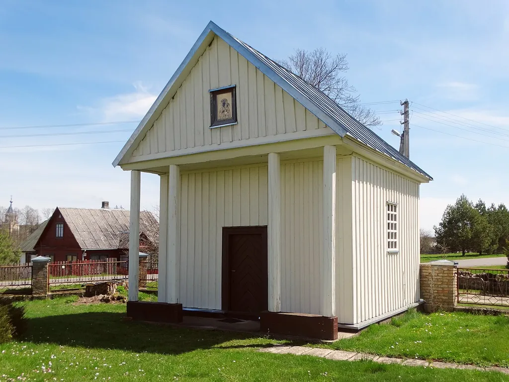 Churchyard chapel, Semeliškės, Elektrėnai Municipality, Lithuania