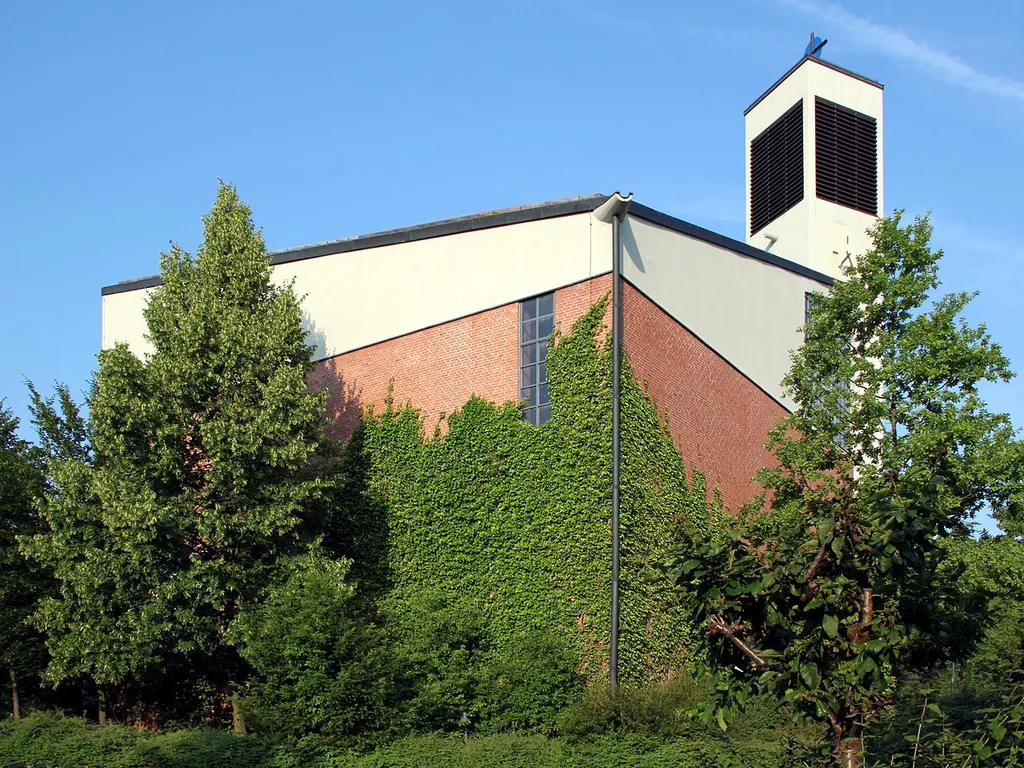 Ottobrunn: Michaelskirche (as seen from the east)