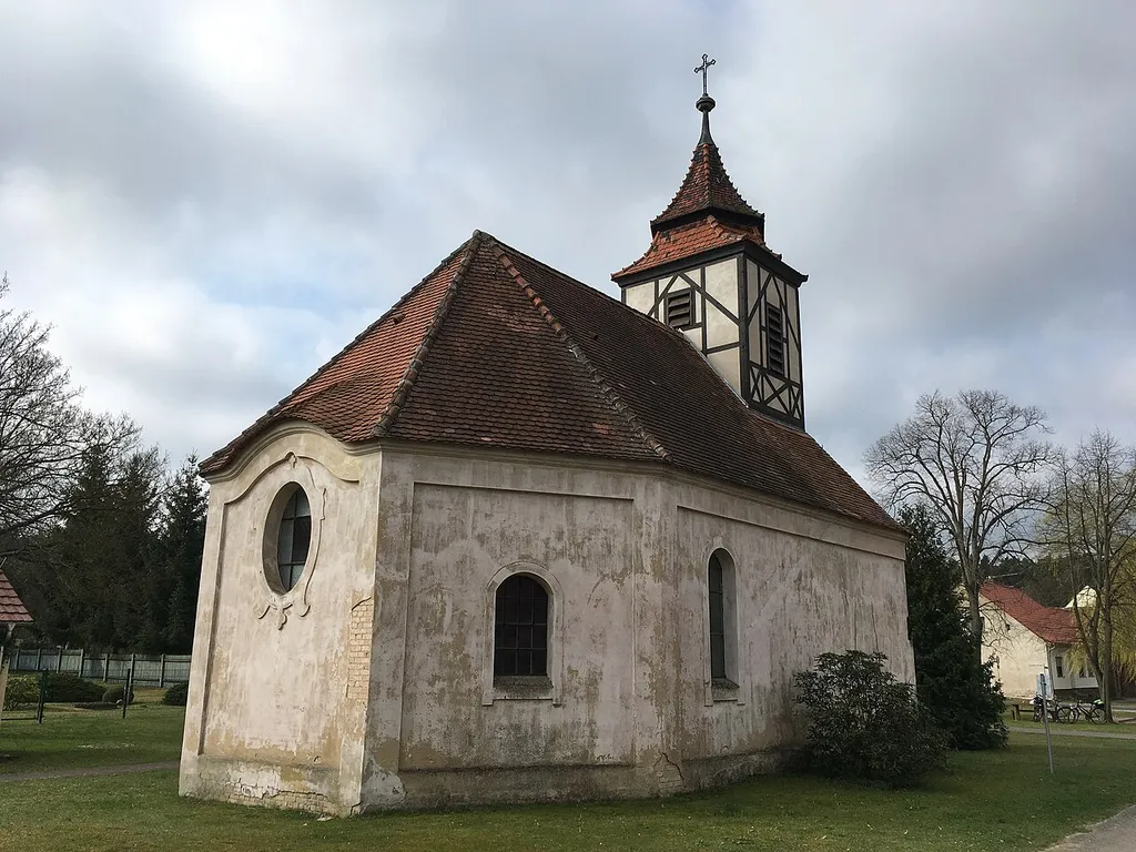 Die Dorfkirche in Klausdorf ist eine neubarocke Saalkirche in Klausdorf, ein Gemeindeteil des Ortsteils Bardenitz der Stadt Treuenbriezen. Die schlichte Ausstattung stammt aus der Bauzeit der Kirche.