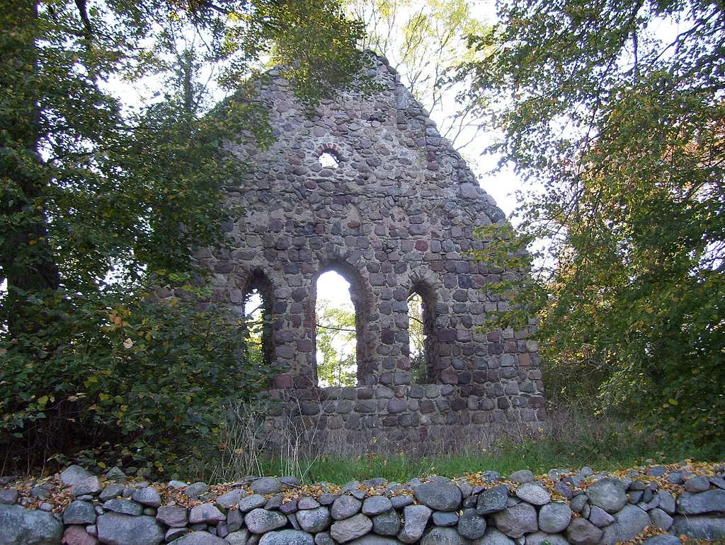 Kirchenruine in Ramelow, Friedland (Mecklenburg)