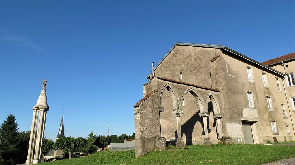 Vézelise : ancien couvent des Capucins...
