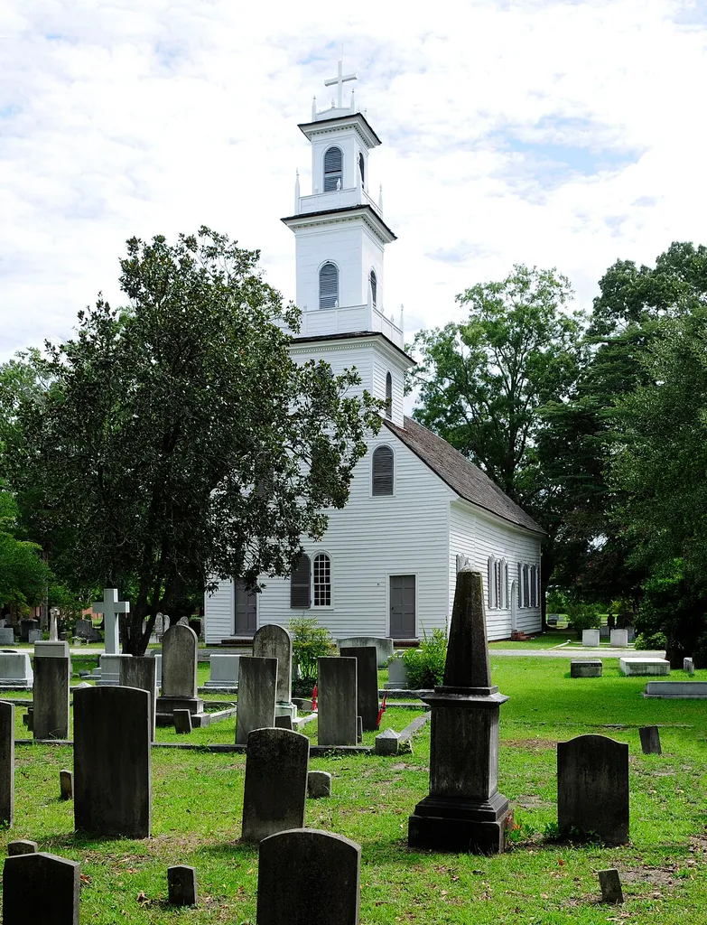 St. David's Episcopal Church and Cemetery