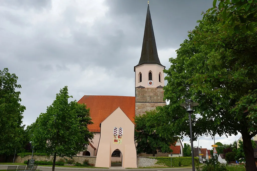 Die katholische Pfarrkirche St. Willibald in Möning bei Freystadt in der Oberpfalz: