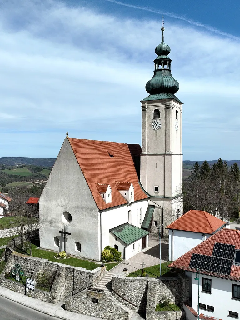 Southwest view of the parish church in Wiesmath.