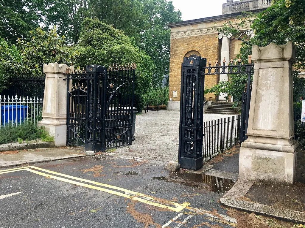 Gates And Gate Piers To The West Of Church Of St Peter .mw-parser-output .messagebox{margin:4px 0;width:auto;border-collapse:collapse;border:2px solid var(--border-color-progressive,#6485d1);background-color:var(--background-color-neutral-subtle,#fbfcff);color:var(--color-base,#202122);box-sizing:border-box;border-inline-start-width:8px}.mw-parser-output .messagebox.mbox-small{font-size:88%;line-height:1.25em}.mw-parser-output .mbox-warning,.mw-parser-output .mbox-speedy{border:2px solid var(--border-color-error,#b22222);background:var(--background-color-error-subtle,#ffdbdb);border-inline-start-width:8px}.mw-parser-output .mbox-serious,.mw-parser-output .mbox-delete,.mw-parser-output .mbox-stop{border:2px solid var(--border-color-error,#b22222);border-inline-start-width:8px}.mw-parser-output .mbox-issue,.mw-parser-output .mbox-content{border:2px solid #f28500;background:var(--background-color-warning-subtle,#ffe);border-inline-start-width:8px}.mw-parser-output .mbox-query,.mw-parser-output .mbox-style{border:2px solid #f4c430;background:var(--background-color-warning-subtle,#ffe);border-inline-start-width:8px}.mw-parser-output .mbox-shit{border:2px solid #960;border-inline-start-width:8px}.mw-parser-output .mbox-license{border:2px solid #88a;border-inline-start-width:initial}.mw-parser-output .mbox-legal{border:2px solid var(--border-color-notice,#666);background:var(--background-color-base,#fff);border-inline-start-width:8px}.mw-parser-output .mbox-honor{border:2px solid #ca3;background:var(--background-color-warning-subtle,#fcf4db);border-inline-start-width:8px}.mw-parser-output .mbox-growth{border:2px solid #8d4;background:var(--background-color-success-subtle,#d5fdf4);border-inline-start-width:8px}.mw-parser-output .mbox-move{border:2px solid #93c;border-inline-start-width:8px}.mw-parser-output .mbox-protection,.mw-parser-output .mbox-message{border:2px solid var(--border-color-base,#aaa);border-inline-start-width:8px}.mw-parser-output .messagebox .mbox-text{bo