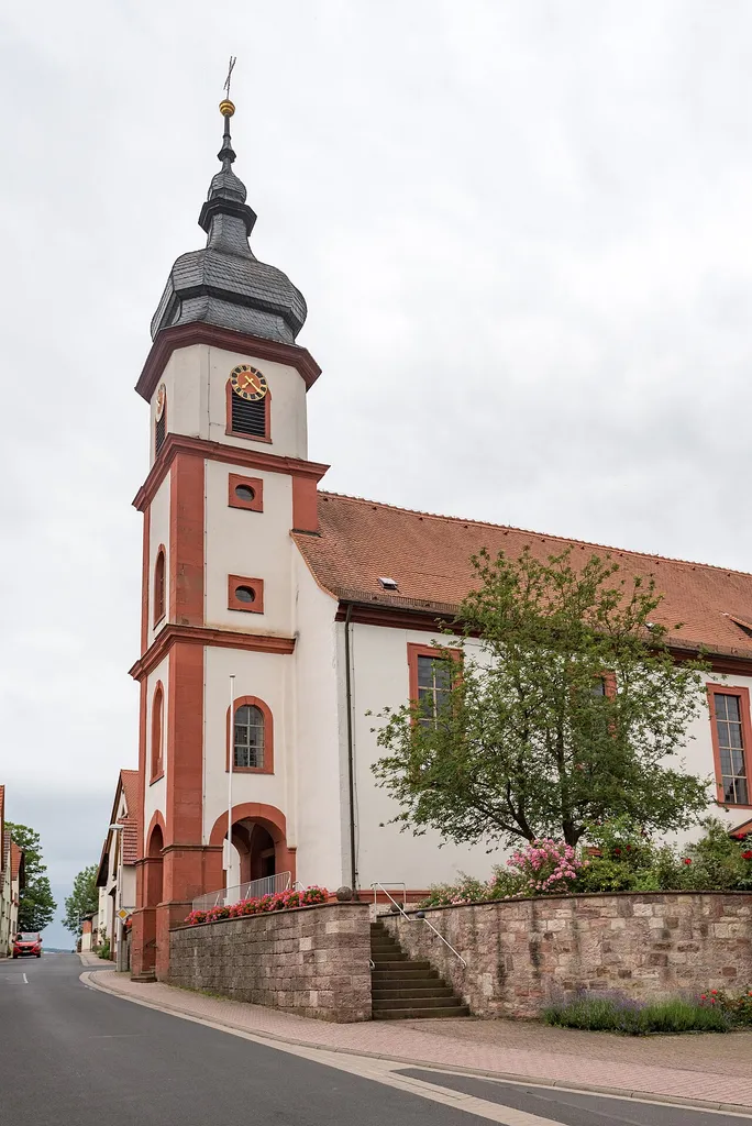 Karsbach, Hauptstraße 11