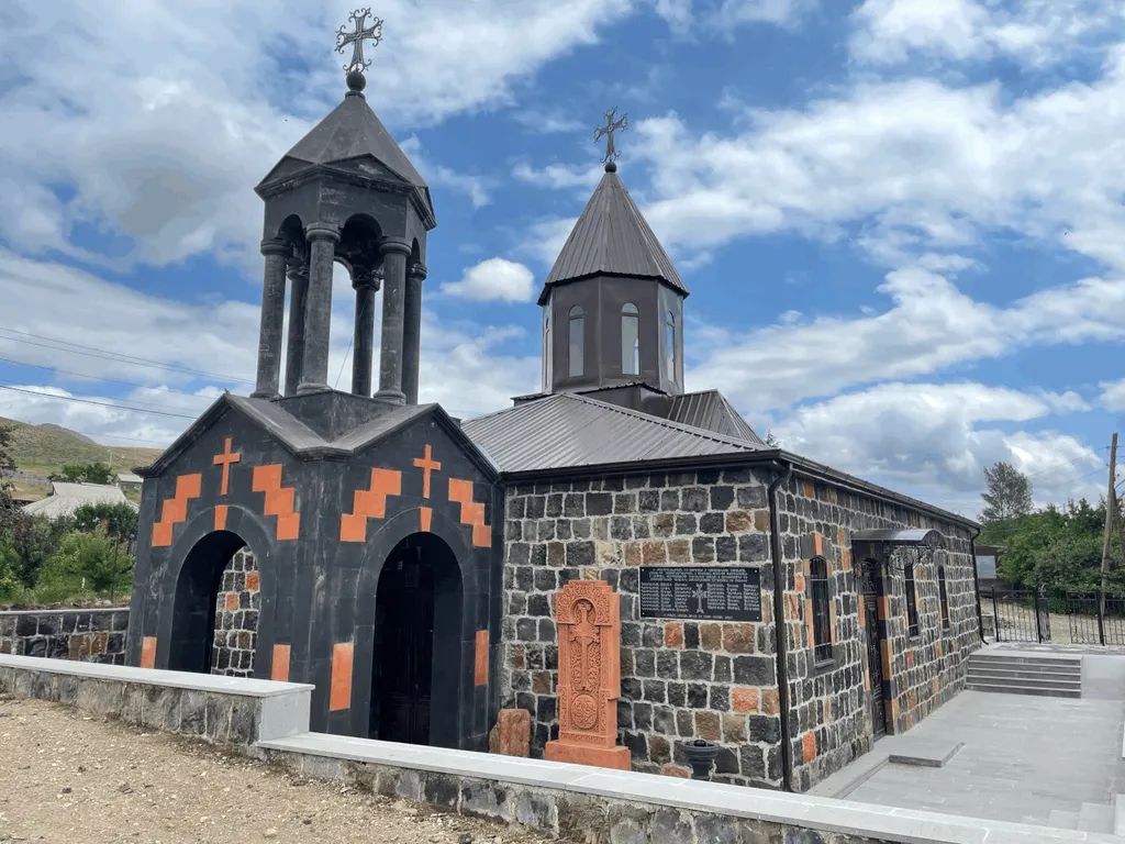 Церковь Пресвятой Богородицы в селе Овуни