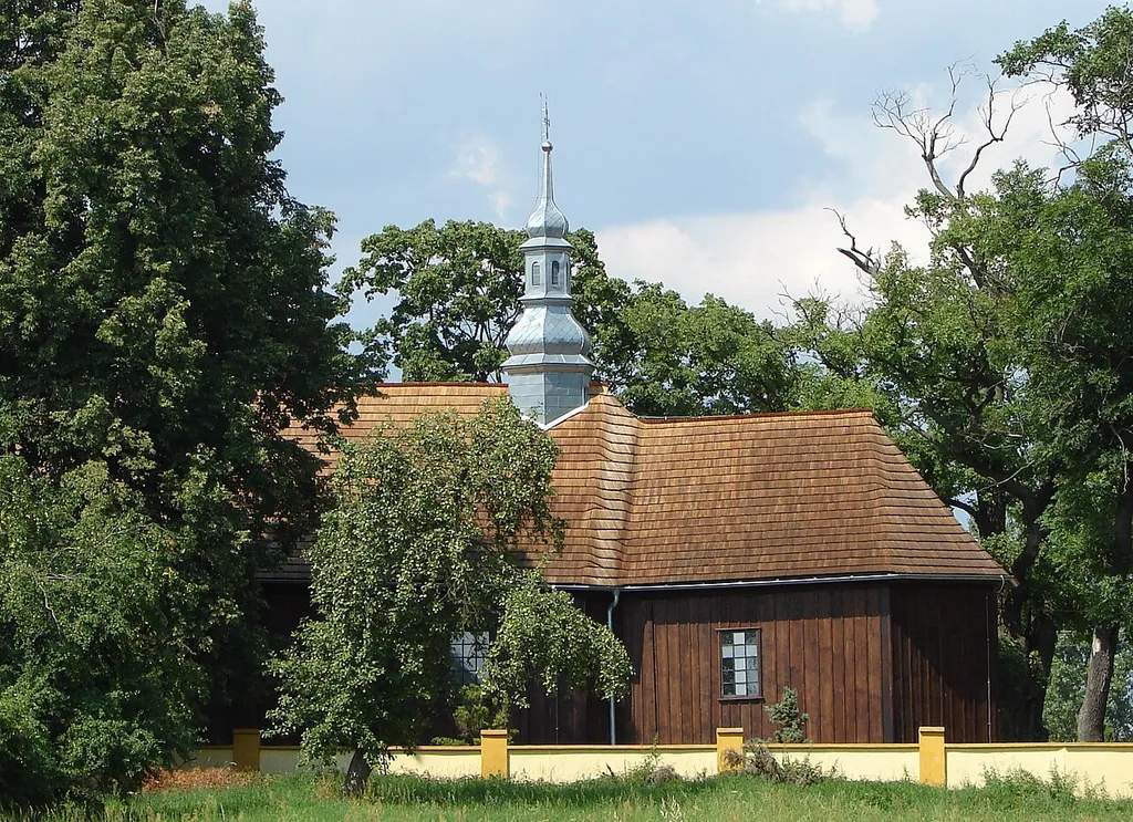 Leźnica Mała, Gmina Łęczyca. Parish church of Saint Mary Magdalene, built 1784.