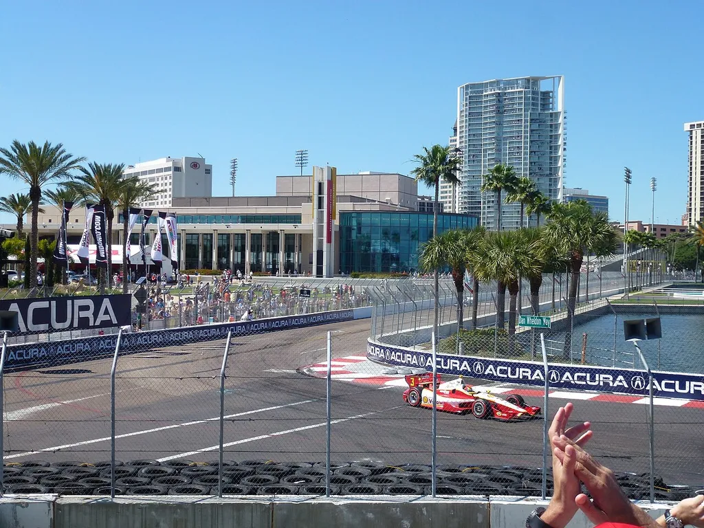 Helio Castroneves rounding corner 10 on the final lap of the 2012 Honda Grand Prix of St. Petersburg.