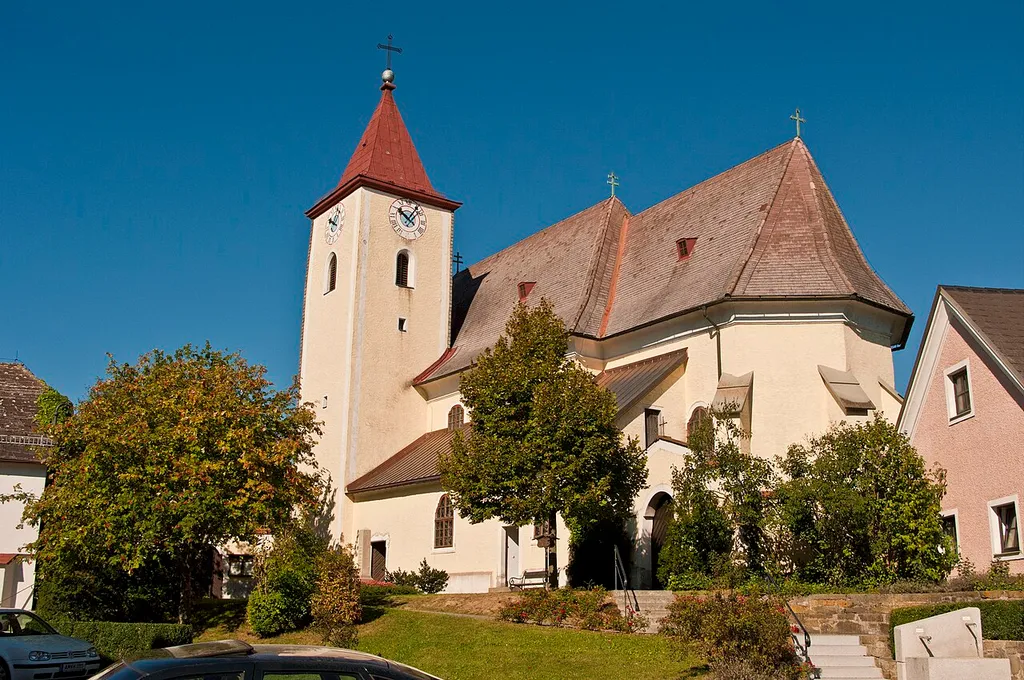 Kath. Pfarrkirche hl. Jakobus maior und Friedhof