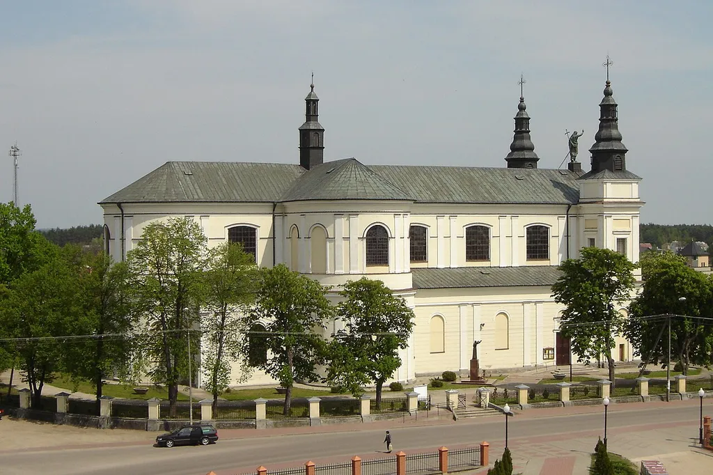 Kadzidło - kościół parafialny p.w. Świętego Ducha, XIX w. (zabytek nr rejestr. A-422)