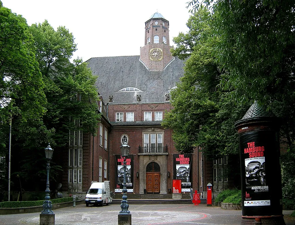 Das Gebäude des Museums für Hamburgische Geschichte in der Hamburger-Neustadt wurde von 1914 bis 1923 errichtet und gilt als eines der Hauptwerke Fritz Schumachers.