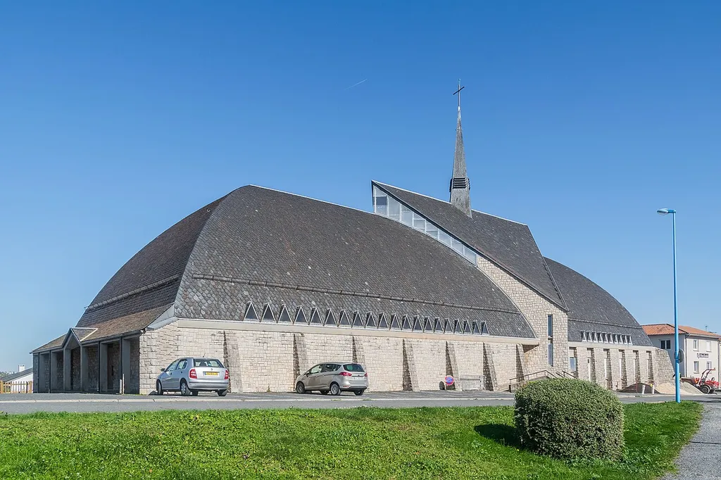 Saint-Joseph Church of Onet-le-Château, Aveyron, France This building is inscrit au titre des monuments historiques de la France. It is indexed in the base Mérimée, a database of architectural heritage maintained by the French Ministry of Culture, under the reference PA12000035 . brezhoneg ∙ català ∙ Deutsch ∙ English ∙ español ∙ Esperanto ∙ euskara ∙ français ∙ italiano ∙ magyar ∙ Nederlands ∙ português do Brasil ∙ português ∙ română ∙ sicilianu ∙ slovenščina ∙ suomi ∙ svenska ∙ Ελληνικά ∙ беларуская (тарашкевіца) ∙ македонски ∙ русский ∙ українська ∙ বাংলা ∙ 中文 ∙ +/−