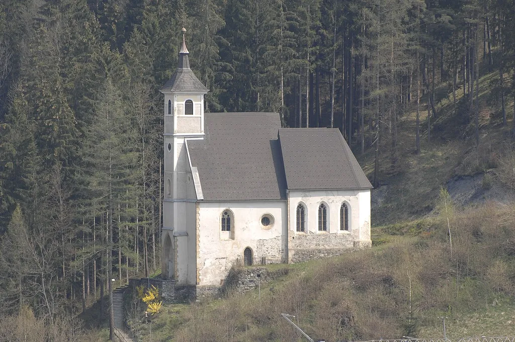 Kath. Filialkirche hl. Alexius, St. Alexi und ehem. Friedhofsfläche