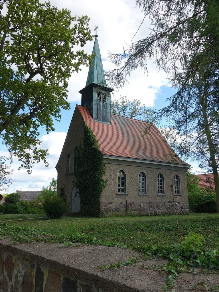 North-western view of the church in Wolfsruh (Picture: 2020), Großwoltersdorf municipality, Oberhavel district, Brandenburg state, Germany.