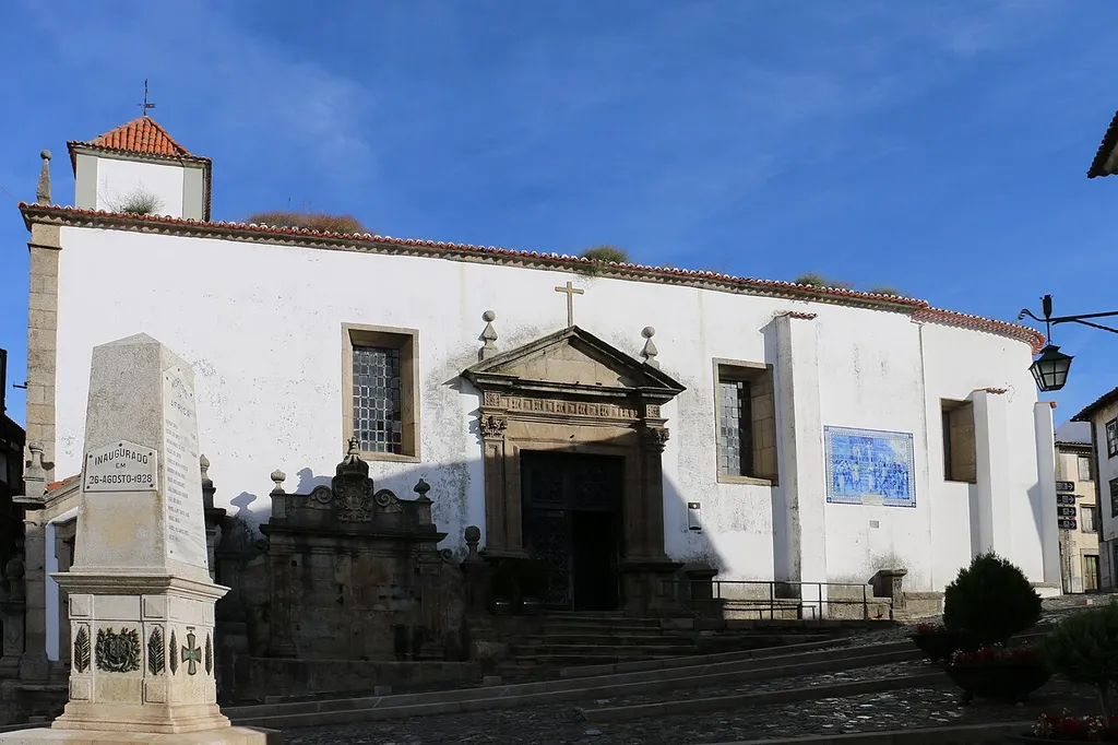 Igreja de São Vicente, Bragança, Portugal Church of Saint Vincent Native name Igreja de São Vicente Location Bragança, Portugal Coordinates 41° 48′ 19.46″ N, 6° 45′ 09.1″ W Authority file : Q18702904 VIAF: 138754301 LCCN: no2007115366 WorldCat institution QS:P195,Q18702904