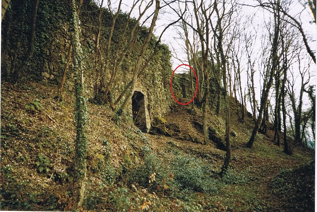 Castle Hauenstein, main gate. Red framed is the attached new wall part to the old palace