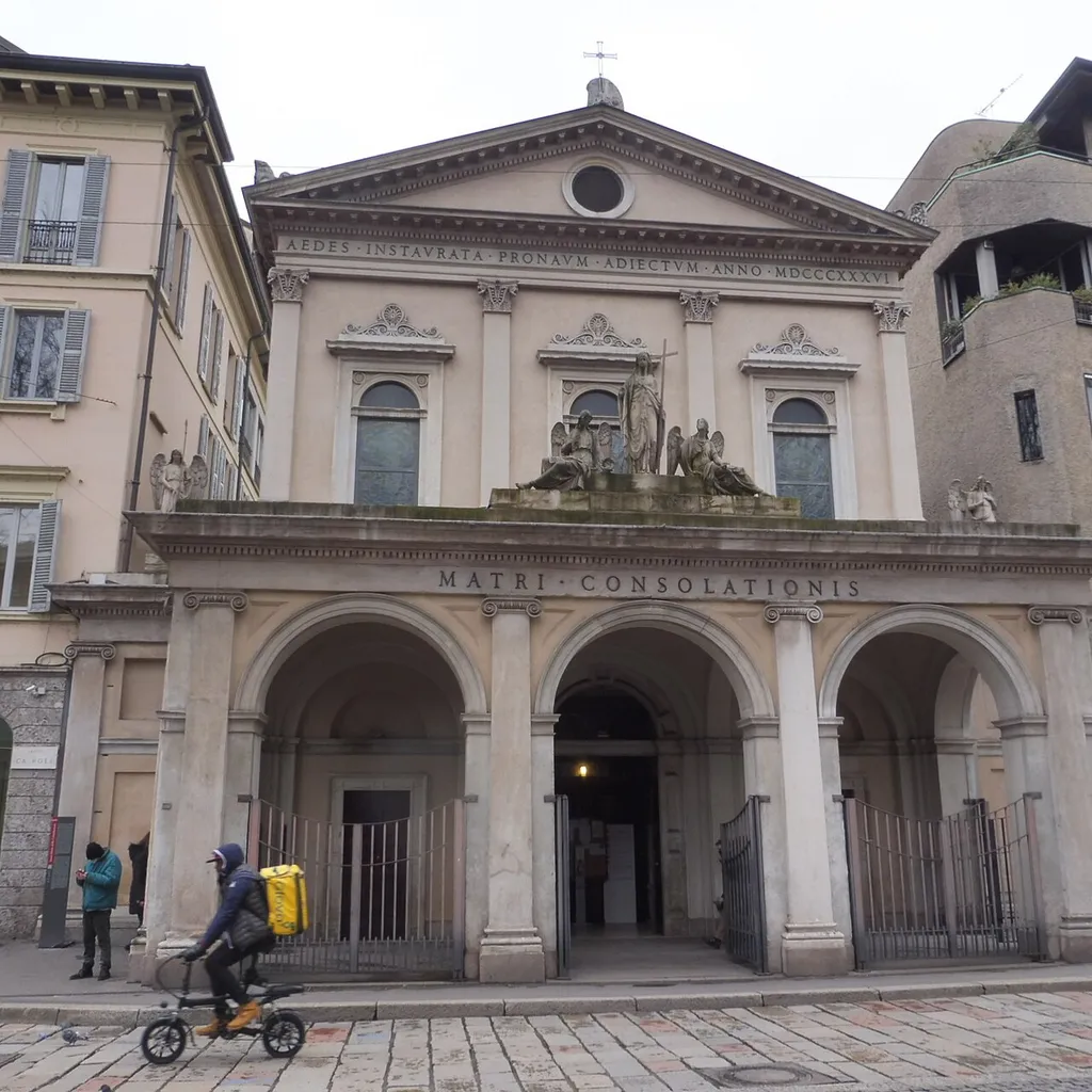 Milano, Santa Maria della Consolazione, facciata