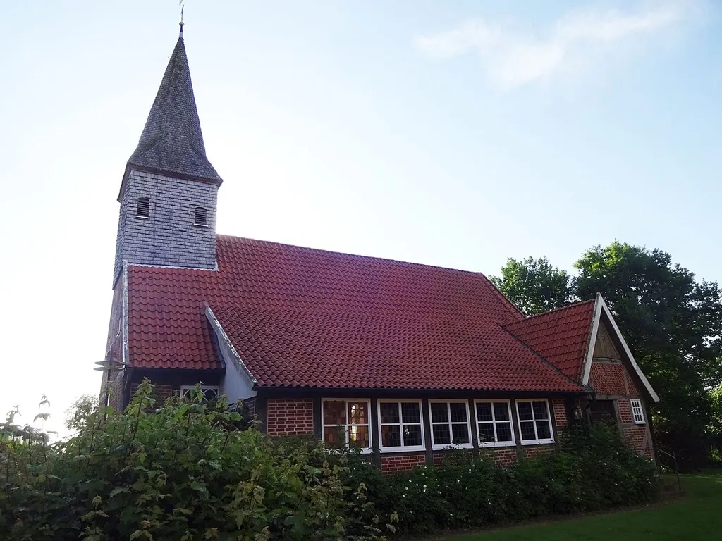 Altluneberg ist ein Ortsteil der Ortschaft Wehdel und gehört zur Einheitsgemeinde Schiffdorf im niedersächsischen Landkreis Cuxhaven.