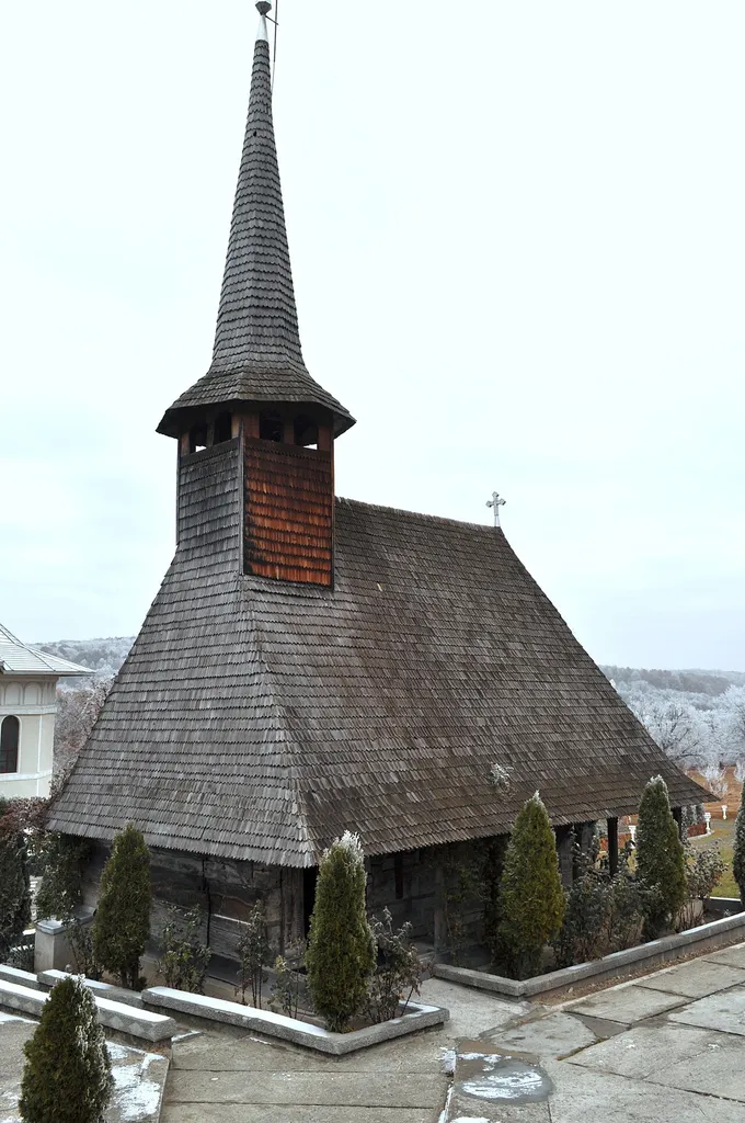 Biserica de lemn "Adormirea Maicii Domnului" a mănăstirii Bic, strămutată din satul Stâna