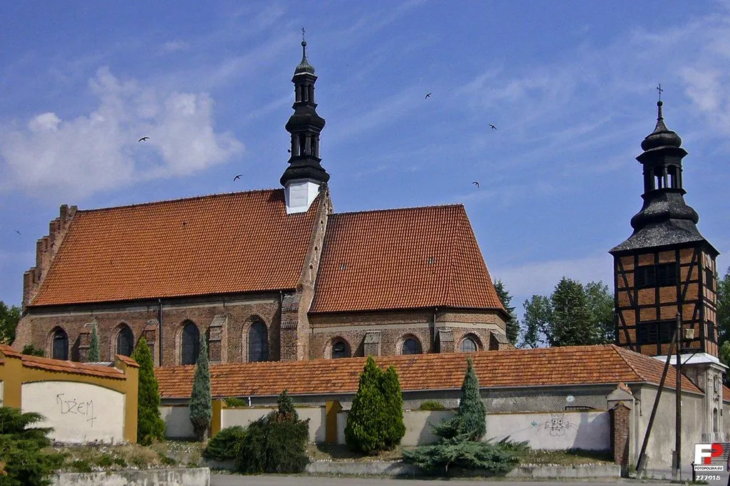 Ogólny widok gotyckiego kościoła klasztornego.