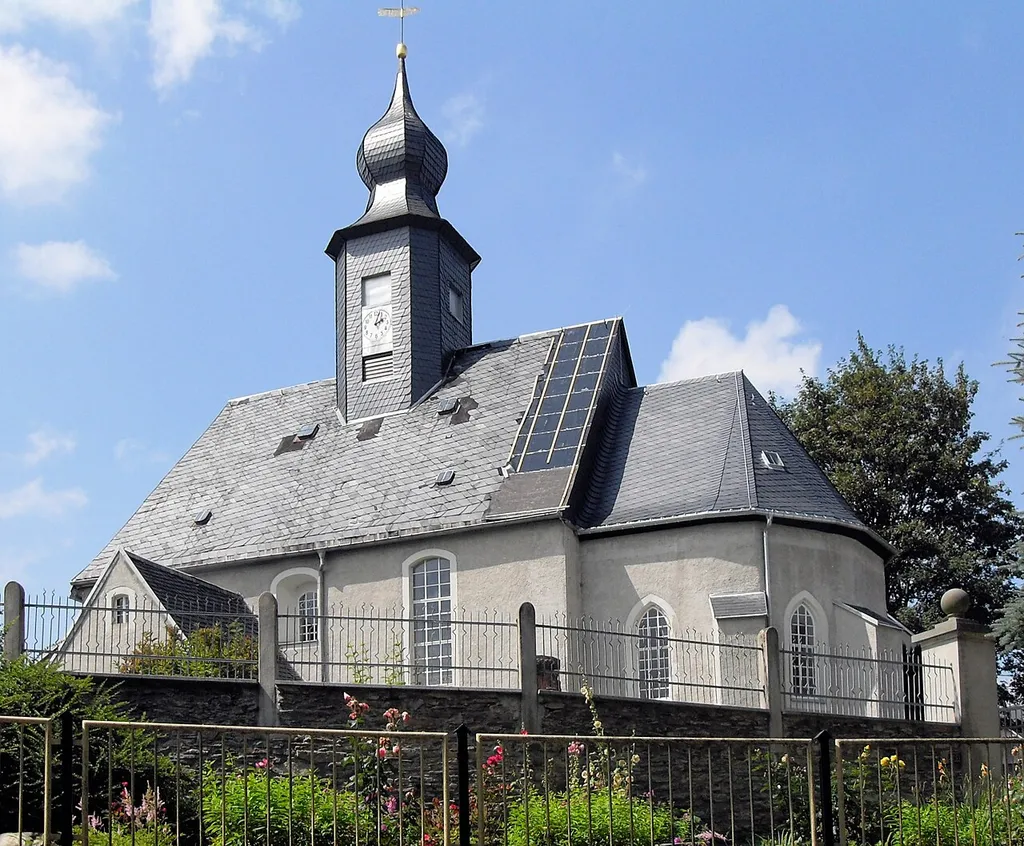 Ostseite der Kirche Kleinhartmannsdorf, Landkreis Mittelsachsen