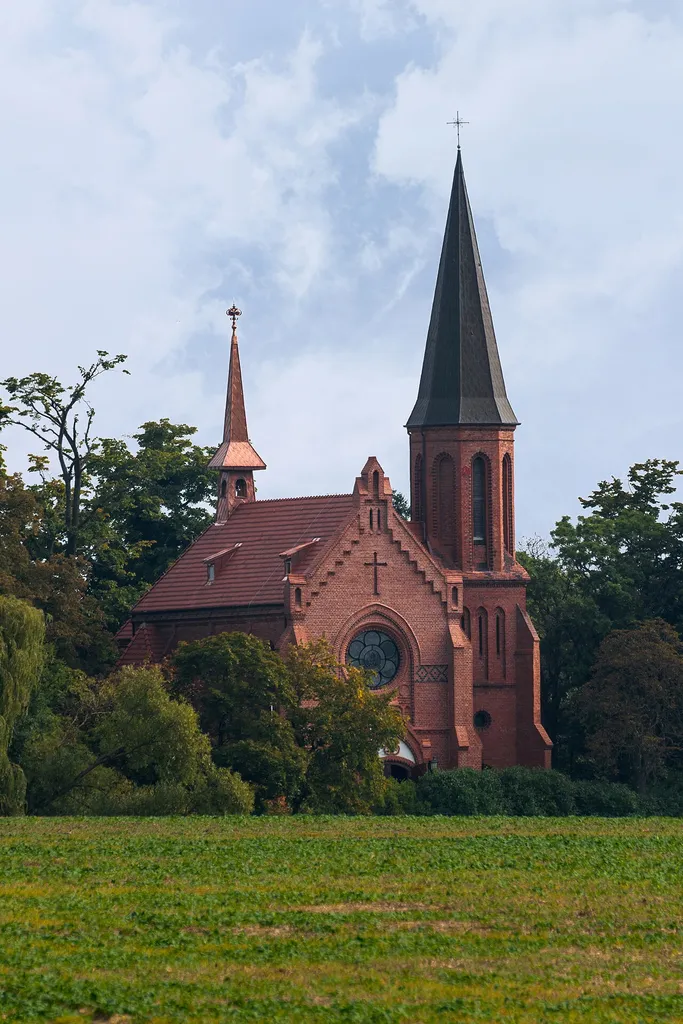 Mądre, Zespół kościoła parafialnego pw. św. Jadwigi Śląskiej z lat 1896-97. Nr rej.: 2625/A z 29.08.1997