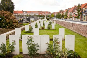 Nieuwkerke Churchyard, Commonwealth Plot