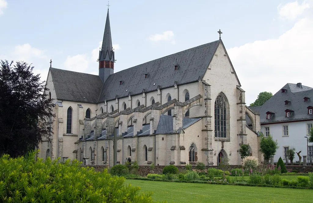 Eine Außenansicht der Abteikirche der Abtei Marienstatt im Westerwald.