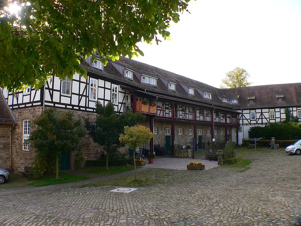 Burg Burguffeln in Grebenstein-Burguffeln im Landkreis Kassel, Hessen, Deutschland