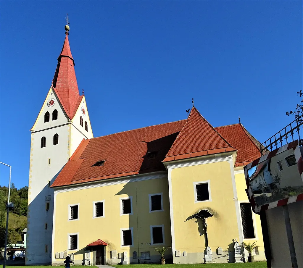 Die Südseite der Pfarrkirche von Kainach bei Voitsberg