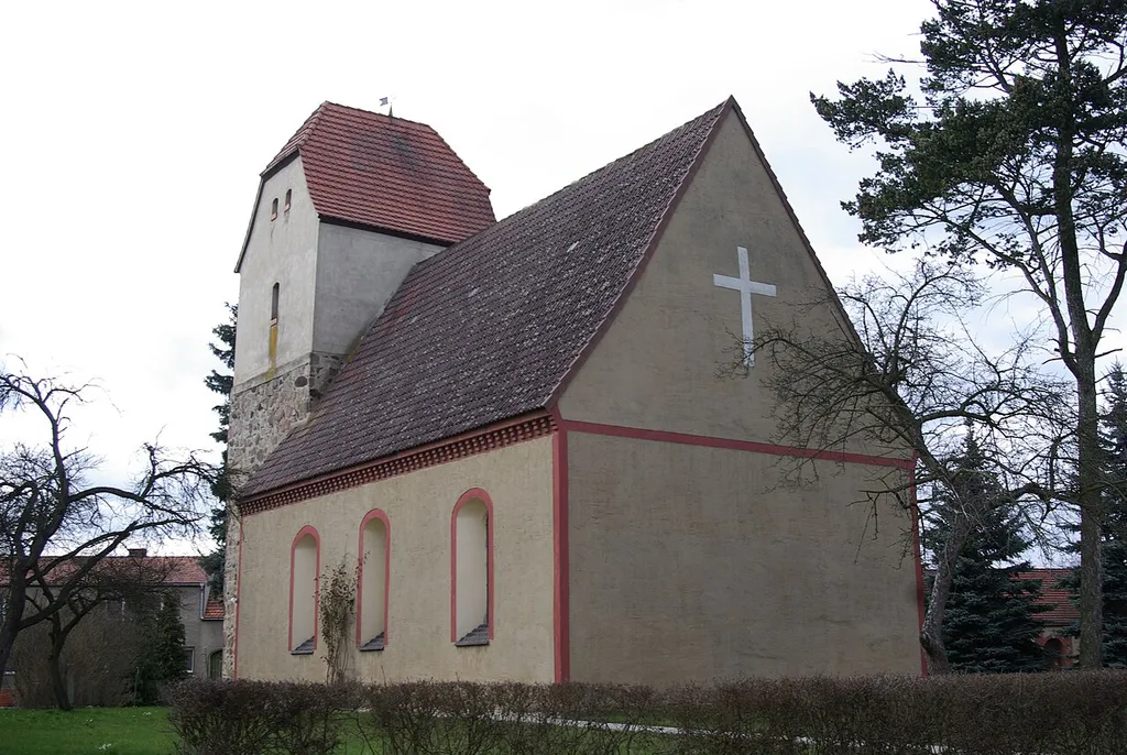 Dahmetal in Brandenburg. Die Kirche im Ortsteil Prenzdorf steht unter Denkmalschutz. Sie stammt aus dem 14./15. Jahrhundert.