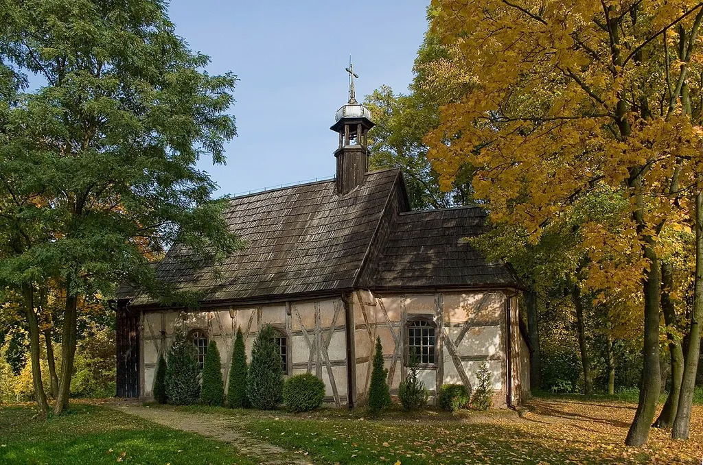 Kościółek w miejscowości Olszyna (zabytek, nr rejestr. 527)