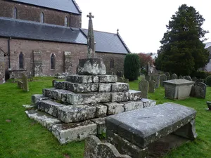 Cross in the churchyard of the Church of St Nicholas